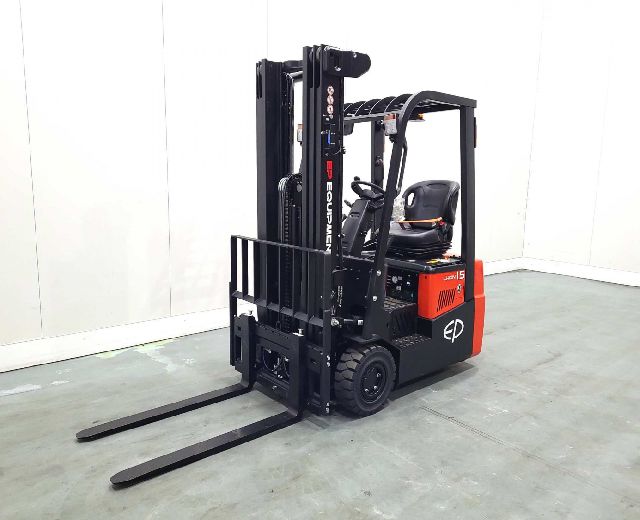 EP 3 WHEEL Ex-Demo Model zoomed out side on view.