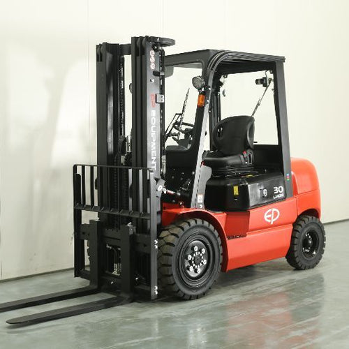 EFL302 205 HC EX DEMO Model (Zoomed out side on view of forklift lowered)