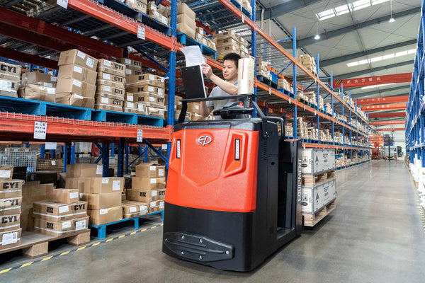Order Picker Forklifts – Benefits of Hiring