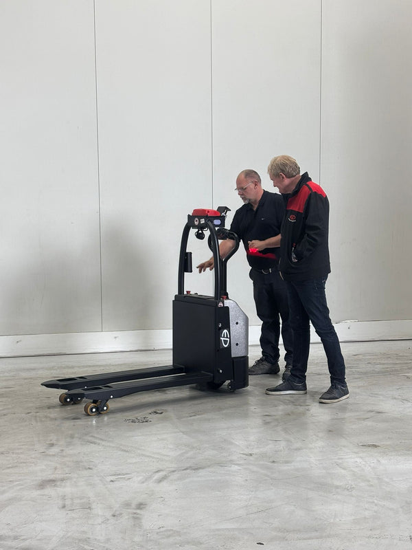 5 Essential Safety Tips for Operating Electric Pallet Stackers