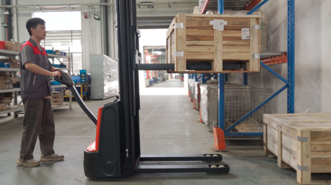 Side view of a red EP electric pallet truck labeled 'EPL1531 Li-ion