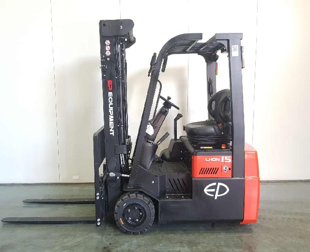 Side view of a red and black EP Equipment forklift, model UHON 15, showcasing its mast, forks, and operator's seat.